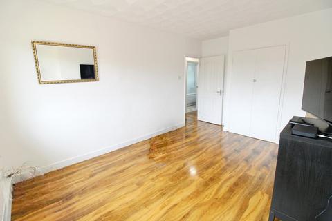 5 Morris Road, Romford, RM3 7EP