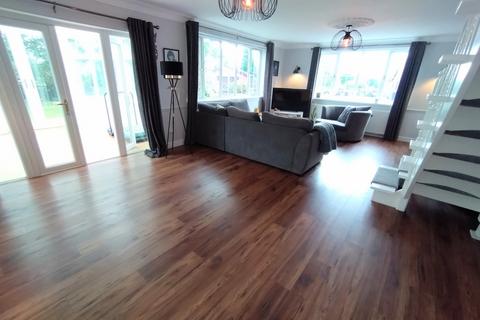 3 bedroom detached house for sale, High Street, Newchapel, Stoke-on-Trent