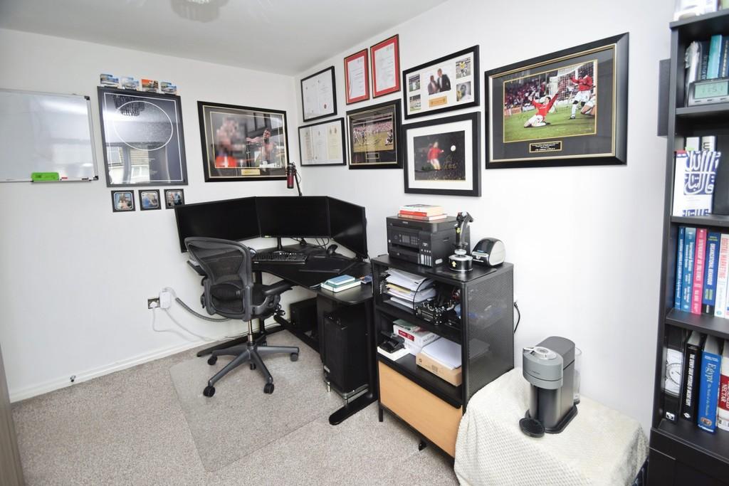 2e820bf6-Bedroom 203