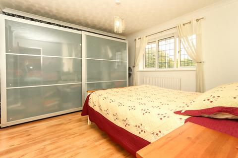 3 bedroom detached house for sale, Swale Drive, Wellingborough NN8