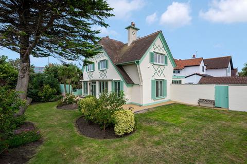 4 bedroom detached house for sale, West Drive, Thornton-cleveleys FY5