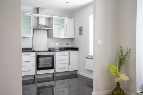 2 bedroom penthouse to rent, Milan House, Eboracum Way, York