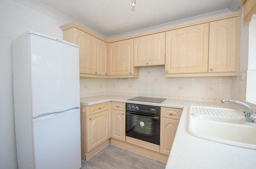 Kitchen pic 2.jpg