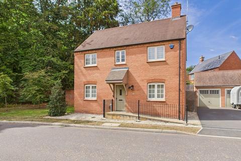 4 bedroom detached house for sale, Drayson Way, Towcester, NN12