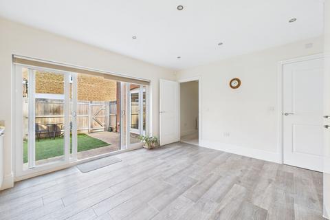 4 bedroom detached house for sale, Drayson Way, Towcester, NN12