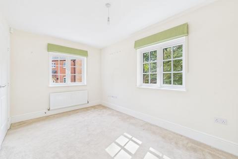 12 Drayson Way, Towcester, NN12 6LL