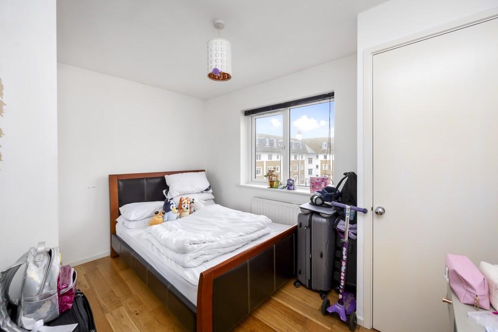 Collingwood Court, 7, The Strand-005