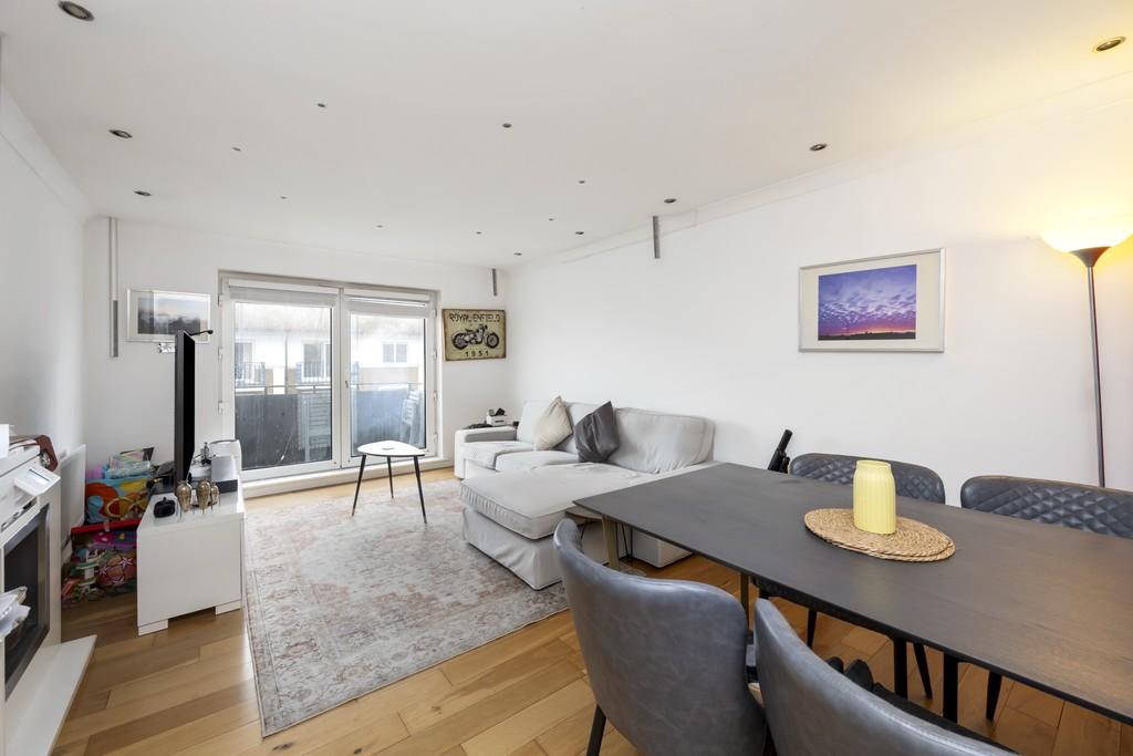 Collingwood Court, 7, The Strand-008