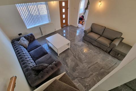4 bedroom detached house to rent, Queens Park Drive, Harborne B32