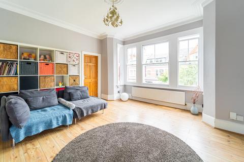 2 bedroom apartment for sale, Ivy Gardens, Crouch End N8