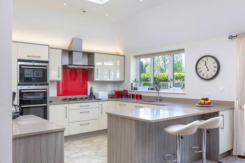 undefined, Lincolns Mead, Lingfield RH7