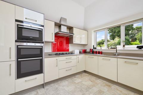 undefined, Lincolns Mead, Lingfield RH7