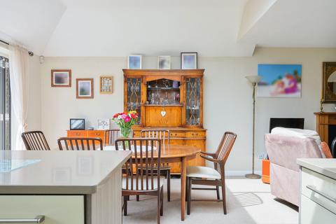 undefined, Lincolns Mead, Lingfield RH7