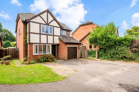 undefined, Lincolns Mead, Lingfield RH7