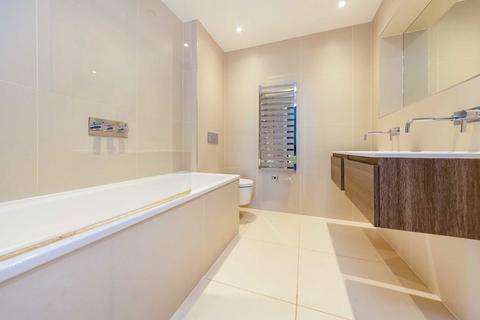 3 bedroom flat for sale, Kew Bridge Road, Kew TW8