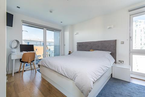 3 bedroom apartment for sale, Creek Road SE8