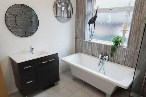 4 bedroom detached bungalow for sale, Hall Drive, Burley in Wharfedale, LS29
