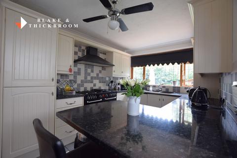 4 bedroom chalet for sale, London Road, Clacton-on-Sea