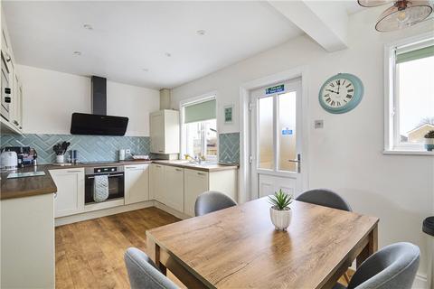 2 bedroom terraced house for sale, Sunnybank Crescent, Yeadon, Leeds, West Yorkshire, LS19