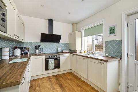 2 bedroom terraced house for sale, Sunnybank Crescent, Yeadon, Leeds, West Yorkshire, LS19