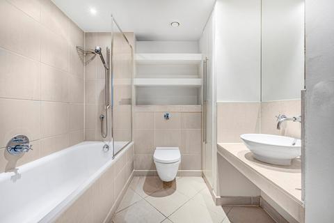 2 bedroom flat for sale, Discovery Dock Apartments East, 3 South Quay Square, London