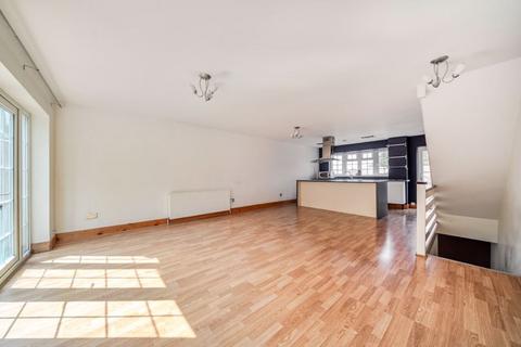 3 bedroom terraced house for sale, Hillview Close, Purley