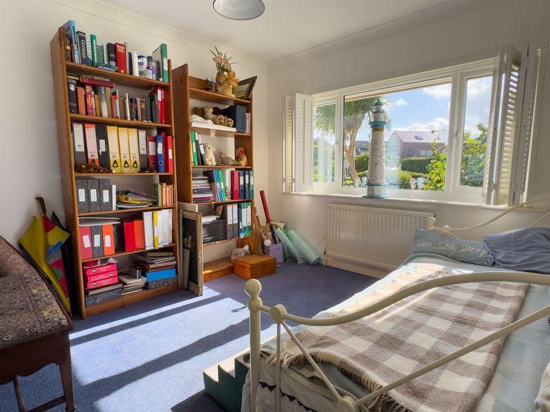 Bedroom 3/Music Room