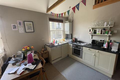 2 bedroom flat to rent, Cornwallis Crescent Clifton Bristol