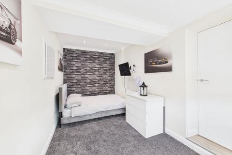 14 Blantyre Gardens, Cumbernauld, Glasgow, G68 9NJ
