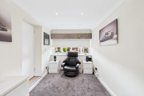 14 Blantyre Gardens, Cumbernauld, Glasgow, G68 9NJ