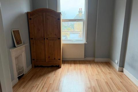 1 bedroom property to rent, Hither Green Lane, London SE13