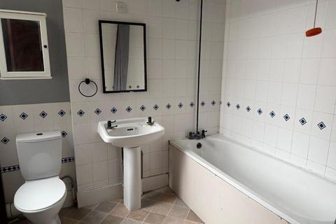 1 bedroom property to rent, Hither Green Lane, London SE13