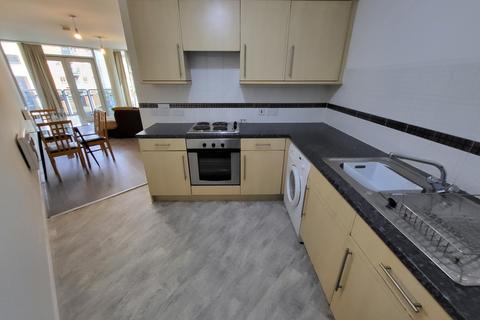 2 bedroom apartment to rent, Bishops Corner, Hulme, Manchester. M15 4UW