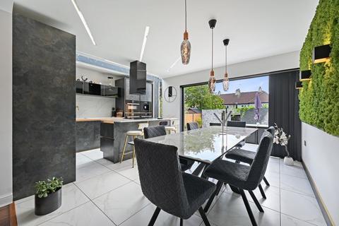 4 bedroom semi-detached house for sale, Hooking Green, Harrow