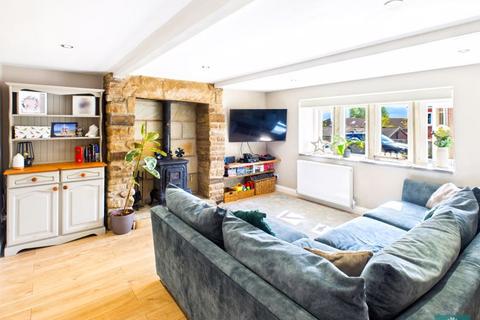 3 bedroom cottage for sale, Crowley Lane, Oldham OL4