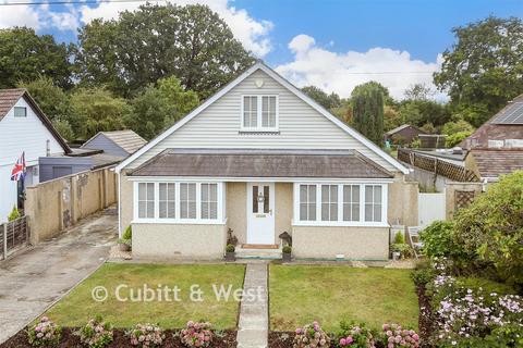 4 bedroom chalet for sale, Balcombe Gardens, Horley RH6