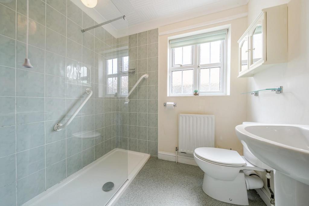 SHOWER ROOM.jpg