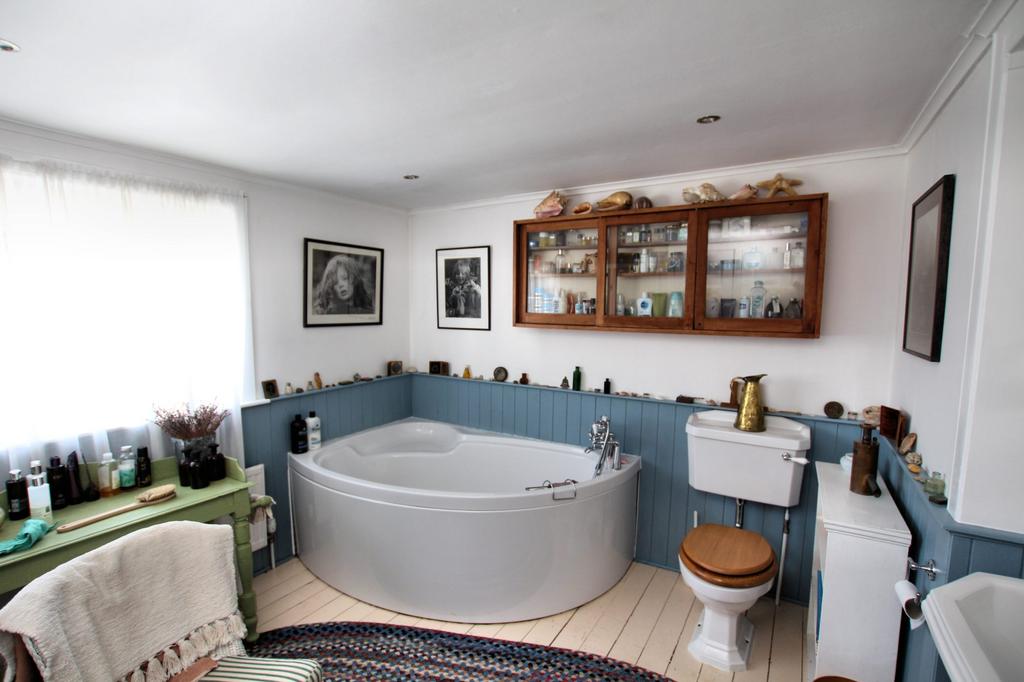 21 Castle Street, Kirkcudbright - Williamson and H