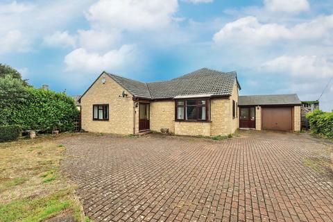 4 bedroom detached house for sale, Brize Norton Road, Witney OX29