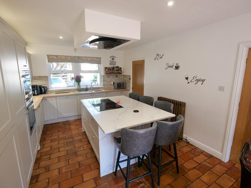 Kitchen Dual Aspect