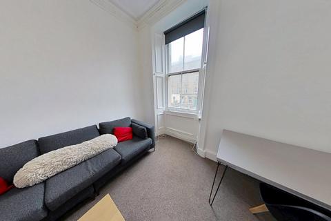 4 bedroom flat to rent, Montgomery Street, Edinburgh, EH7