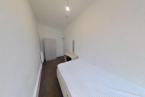 4 bedroom flat to rent, Montgomery Street, Edinburgh, EH7