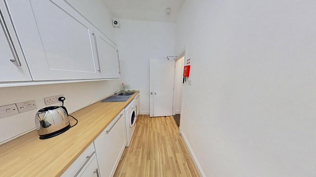 Apartment in Edinburgh, Leith Central - View 3