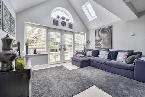 5 Hicks Close, Hailey, Witney, OX29 9TB