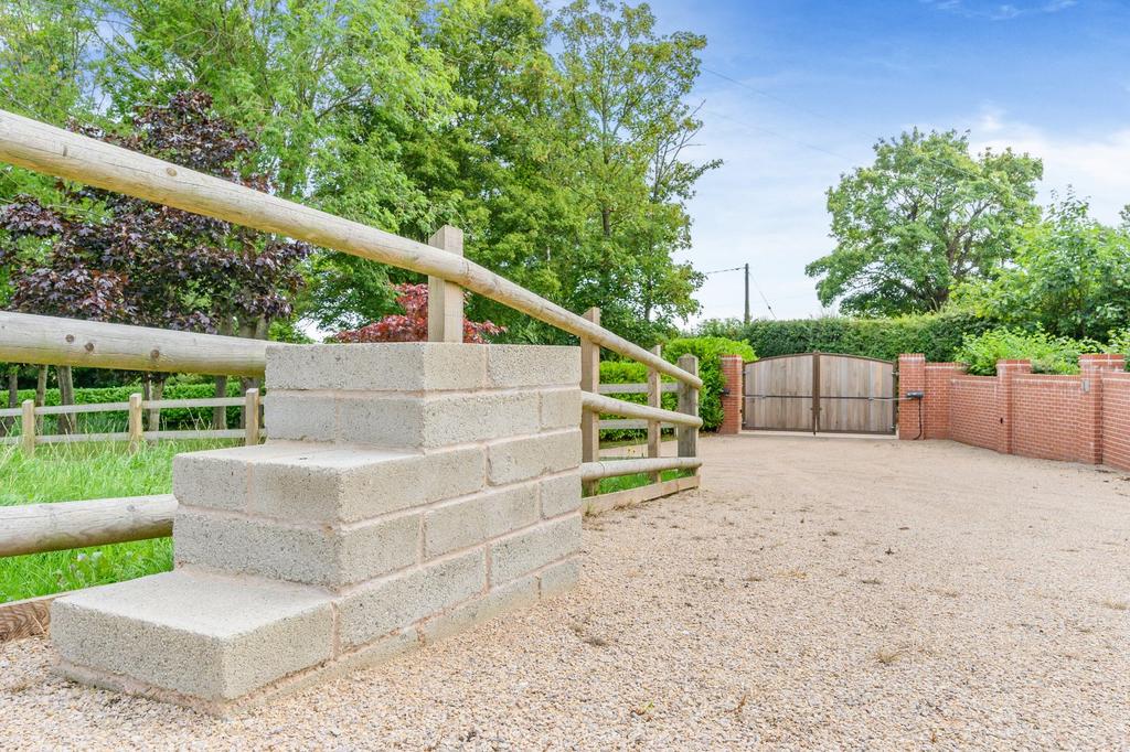 2nd Drive Entrance