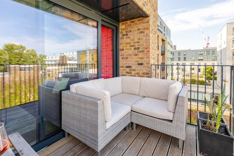 3 bedroom flat for sale, Centric Close, London NW1