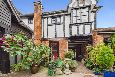 High Street, Chalfont St. Giles, Buckinghamshire, HP8