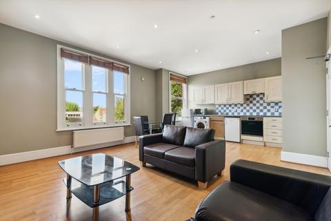 2 bedroom semi-detached house to rent, Bedford Hill, London SW12
