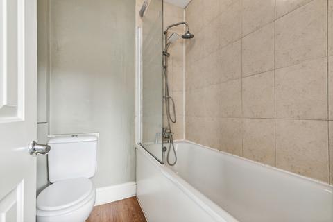 2 bedroom semi-detached house to rent, Bedford Hill, London SW12
