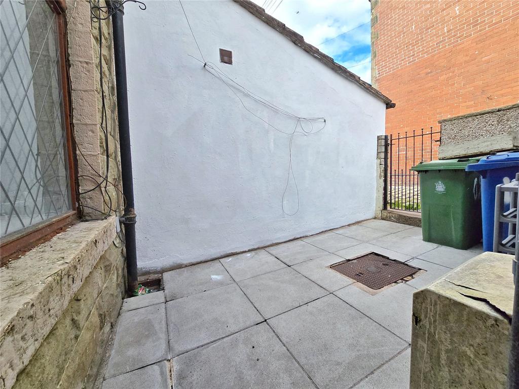 Rear Patio Yard